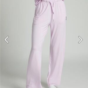 Comfrt Women's Light Pink Lounge Pants
